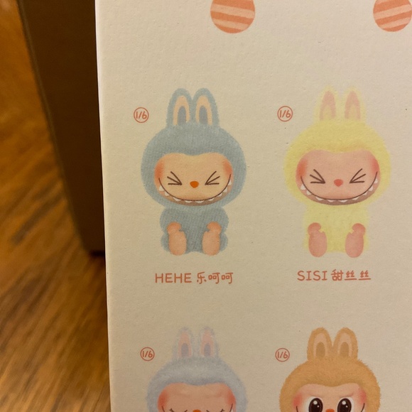 POP MART Labubu - Have a Seat (HeHe) - Picture 3 of 8